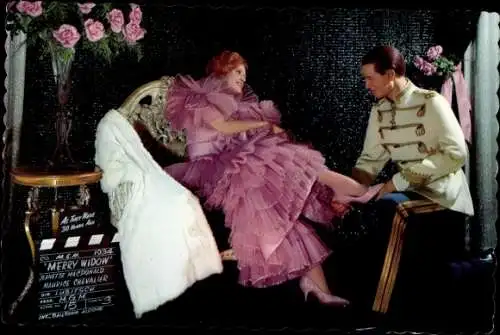 Ak Schauspieler Maurice Chevalier, Jeanette MacDonald, Filmszene