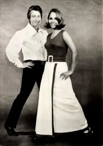 Ak Sänger und Tänzer Dagmar Frederic und Siegfried Uhlenbrock, Standportrait