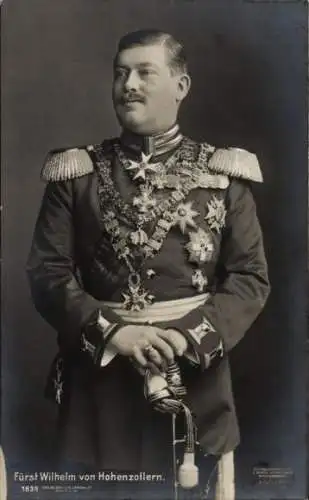 Ak Fürst Wilhelm von Hohenzollern, Uniform, Säbel