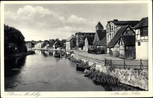 Ak Plau am See Mecklenburg, An der Elde, Fachwerkhaus, Boote, Kirchturm