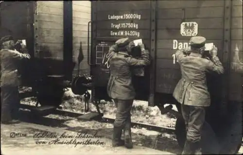 Ak Soldaten beim Schreiben von Ansichtspostkarten, I WK