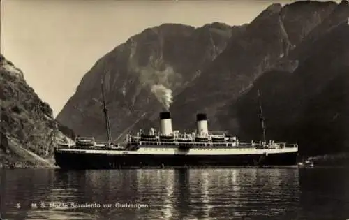 Ak Norwegen, Dampfer M.S. Monte Sarmiento vor Gudvangen, Fjord, HSDG