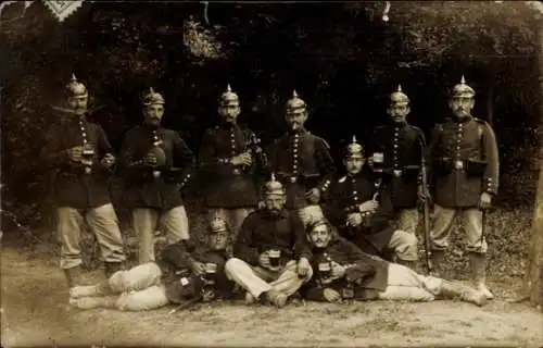 Foto Ak Reichstädt Dippoldiswalde im Erzgebirge, Deutsche Soldaten in Uniformen, Gruppenaufnahme
