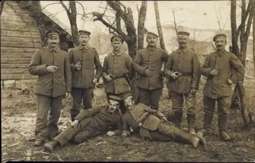 Foto Ak Russland, Deutsche Soldaten in Uniformen, I WK