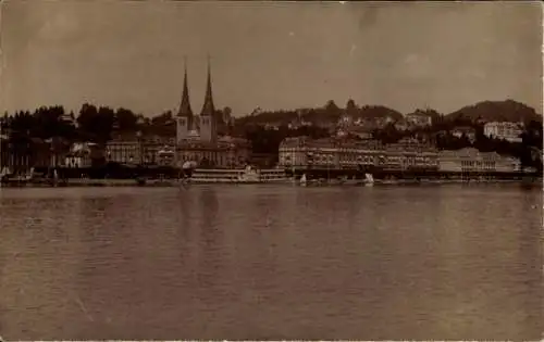 Foto Luzern Stadt Schweiz, Stadt vom Wasser aus gesehen