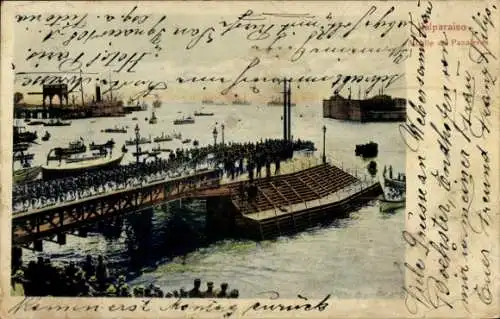 Ak Valparaíso Chile, Passagiere am Anleger, Seebrücke