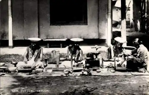 Ak Ceylon Sri Lanka, Indian Gem Cutters, Inder bearbeiten Edelsteine