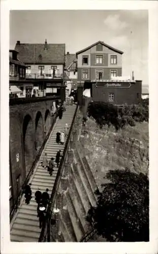 Ak Nordseeinsel Helgoland, Treppe zum Oberland, Apotheke