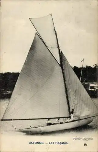 Ak Bayonne Pyrénées Atlantiques, Les Regates, Segelboot