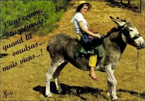 Ak Junge Frau auf Esel reitend, Portrait, Urlauberin