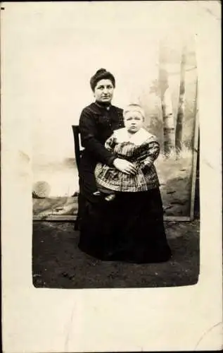 Foto Ak Mutter mit Sohn, Portrait, Madame Abel Everaere mit Sohn Andre