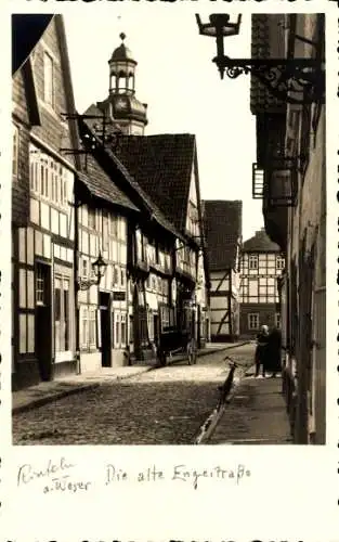 Foto Ak Rinteln an der Weser, die alte Engestraße