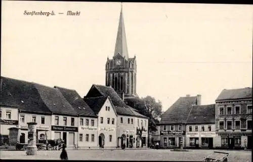 Ak Senftenberg in der Niederlausitz, Markt, Geschäfte, Kirchturm