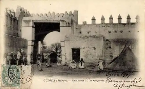 Ak Oudjda Oujda Marokko, Ein Tor und die Stadtmauer