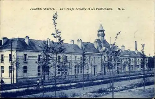 Ak Fismes Marne, Le Groupe Scolaire et les Promenades