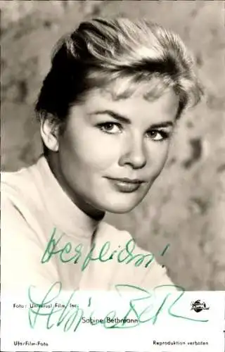 Ak Schauspielerin Sabine Bethmannn, Portrait, Autogramm