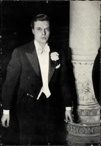 Ak Schauspieler Karl Heinz Böhm, Anzug, Fliege