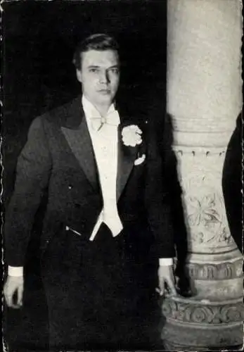 Ak Schauspieler Karl Heinz Böhm, Anzug, Fliege