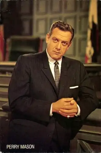 Ak Schauspieler Raymond Burr, Rolle Perry Mason