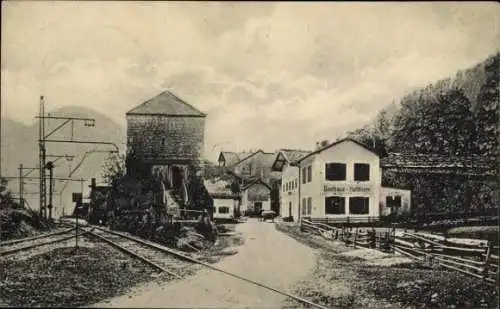 Ak Bischofswiesen in Oberbayern, Gasthaus Hallthurm, Bahnschienen