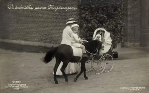 Ak Die Söhne des Kronprinzenpaares, Prinz Wilhelm auf einem Pony, Louis Ferdinand im Kinderwagen
