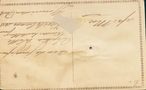 Quietsch Ak Puppe mit Blumenstrauß, Frosch, Biene