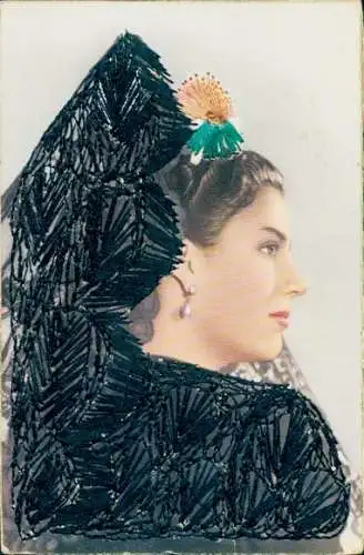 Seidenstick Ak Frau in spanischer Tracht, Portrait