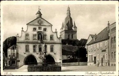 Ak Brilon im Sauerland, Rathaus und Propsteikirche