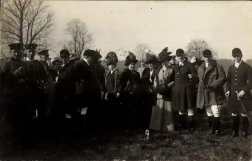 Foto Ak Iffezheim am Rhein, Pferderennbahn, Adel Baden, Jockeys