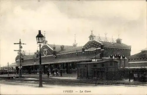 Ak Ypres Ypern Westflandern, Bahnhof, Gleisansicht