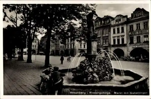 Ak Jelenia Góra Hirschberg Riesengebirge Schlesien, Markt, Gabeljürgen, Bibliothek, Geschäfte