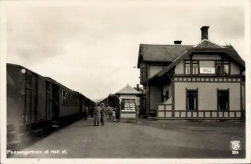 Ak Hell Norwegen, Bahnhof, Eisenbahn
