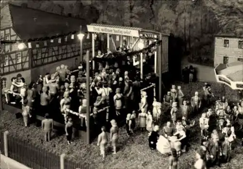 Ak Miniatur, Puppen, Dorfansicht, Platz