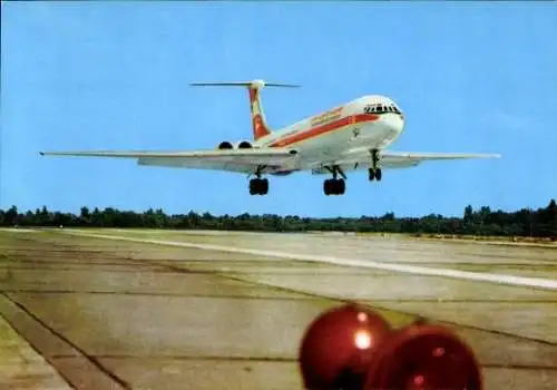 Ak Deutsches Passagierflugzeug Iljuschin Il 62, Interflug, Landung