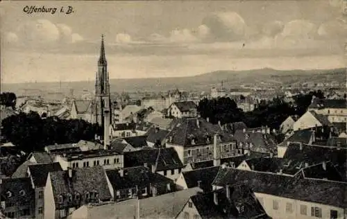 Ak Offenburg in Baden Schwarzwald, Gesamtansicht, Kirchturm