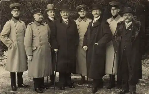 Foto Ak Adel Baden, Männer in Zivil und in Uniformen