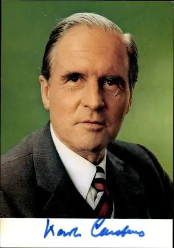 Ak Ehemaliger Bundespräsident der Bundesrepublik Deutschland Karl Carstens, Autogramm