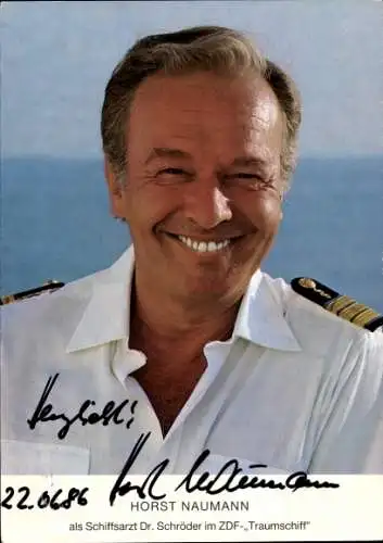 Ak Schauspieler Horst Naumann, Portrait, Autogramm, Rolle Dr. Schröder, Serie Traumschiff