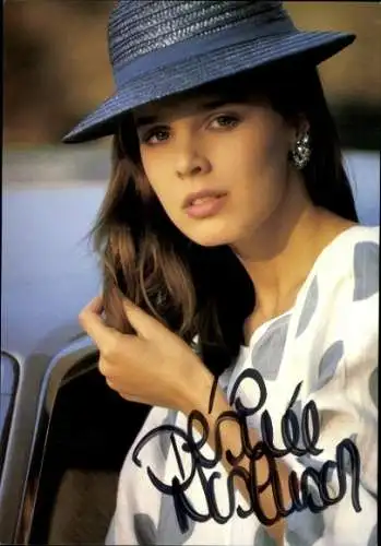 Ak Schauspielerin Desiree Nosbusch, Portrait, Autogramm, Hut