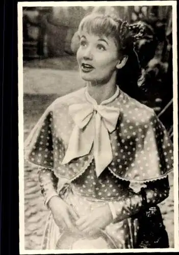 Ak Schauspielerin Lieselotte Pulver, Portrait