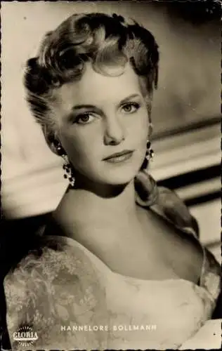 Ak Schauspielerin Hannelore Bollmann, Portrait,  Filmszene der Gloria Kaiserball