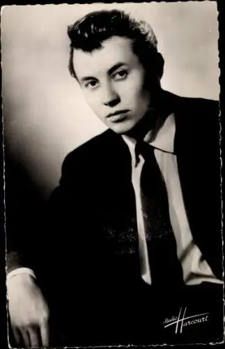 Ak Schauspieler Michel Auclair, Portrait im Anzug, Film Der Fuchs von Paris