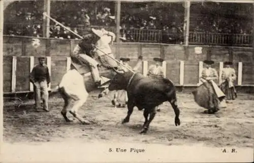 Ak Bullfight, Une Pique