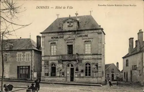 Ak Dornes Nièvre, Hotel de Ville