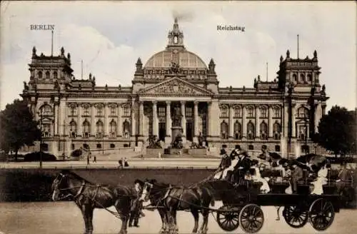 Ak Berlin Tiergarten, Reichstagsgebäude, Kutsche