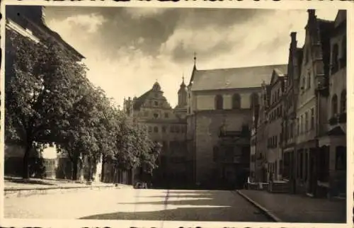 Foto Ak Neuburg an der Donau Oberbayern, Straßenpartie im Ort, Fassaden