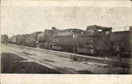 Ak Erbeutetes Panzerfahrzeug, Murina 1918, Murin, Eisenbahn