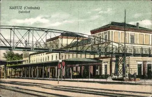 Ak Krzyż Wielkopolski Kreuz Ostbahn Pommern, Bahnhof, Gleisseite, Dworzec