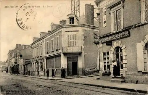 Ak Argenton sur Creuse Indre, Rue de la Gare, la Poste