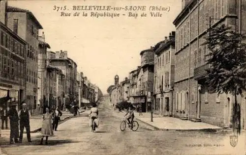 Ak Belleville sur Saone Rhône, Rue de la Republique, Bas de Ville